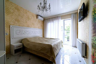 Гостиница Уют Новороссийск Двухместный номер с 1 кроватью и балконом-2