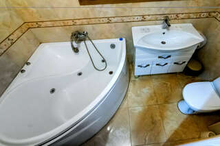 Гостиница Уют Новороссийск Четырехместный номер с балконом-4