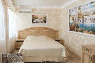 Гостиница «Уют» Новороссийск Двухместный номер «Комфорт» с 1 кроватью или 2 отдельными кроватями-4